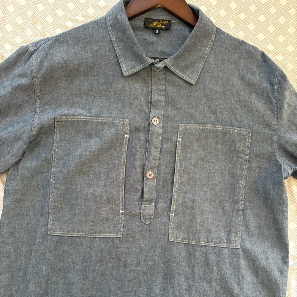 Le Mont St Michel Men’s Chambray Popover Size S EUC